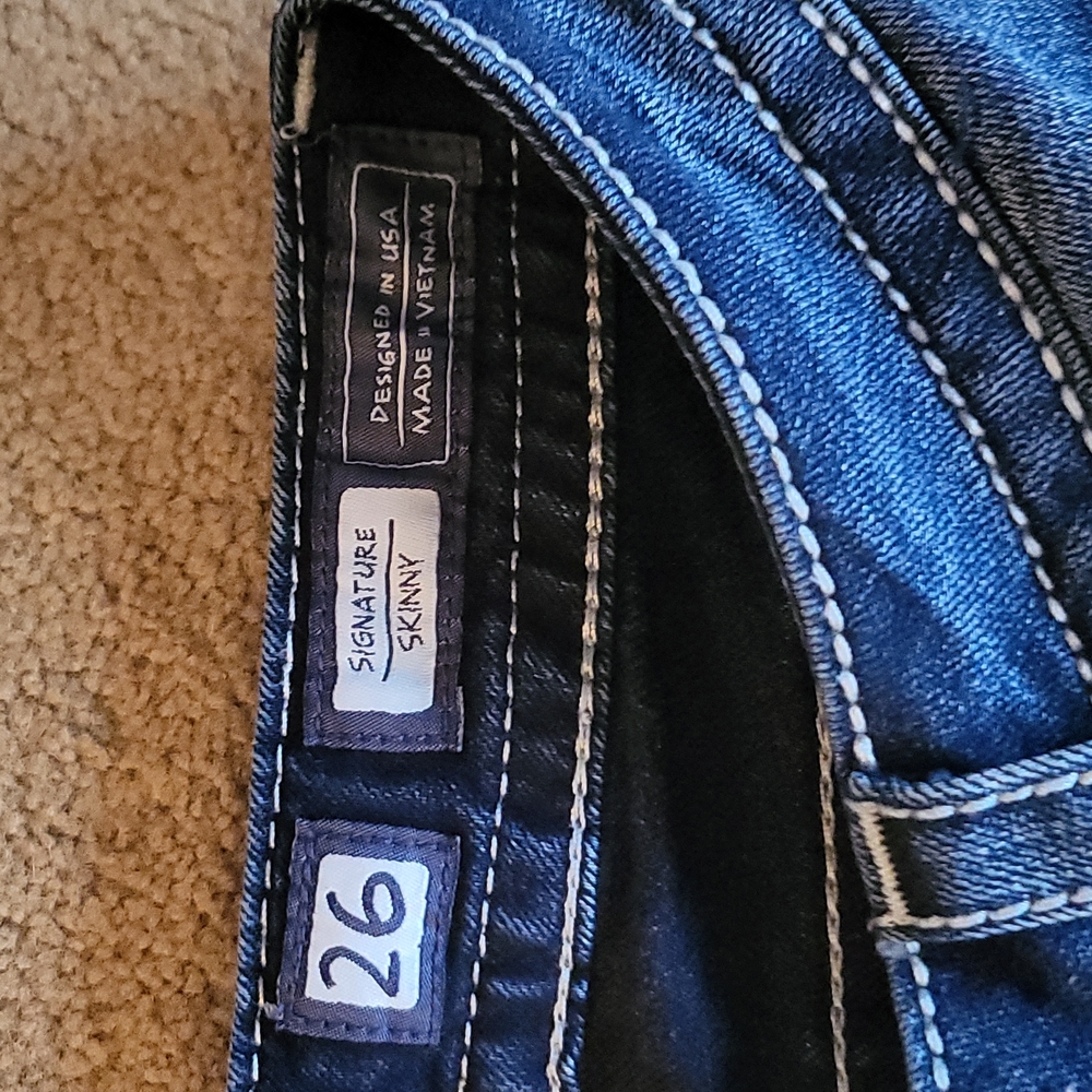 Miss Me Red Patch Signature Skinny Jeans Size 26 - Picture 9 of 16